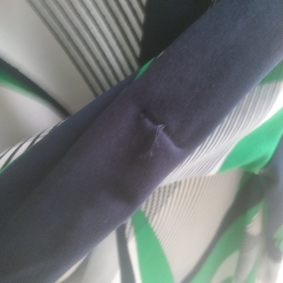 Abstract women's blouse - Picture 5 of 7